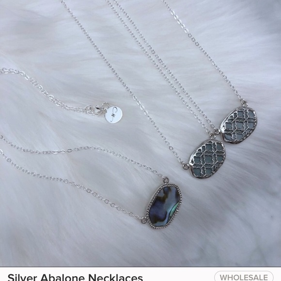 SOLD OUT - 🎉3XHP🎉 Silver Abalone Necklace - Picture 6 of 8